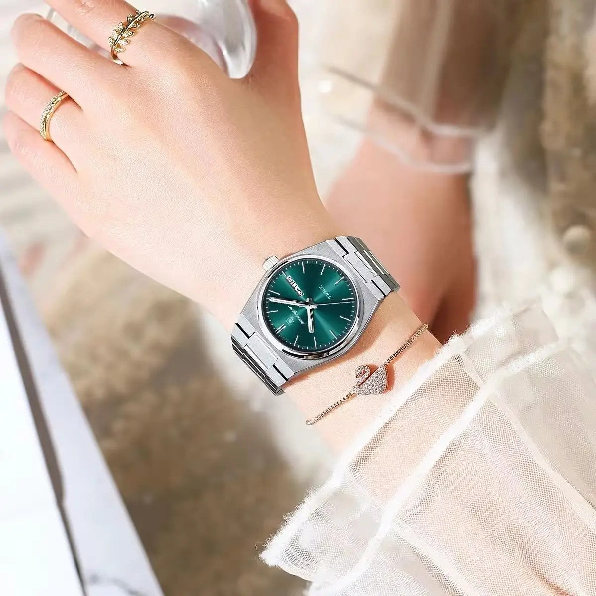 POEDAGAR 786 Simple Stainless Steel Day Date Ladies Watch-Silver Green
